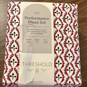 Threshold Red and White Patterned Sheet Set